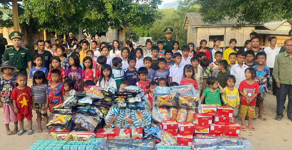 Hình ảnh tượng trưng cho các giá trị cốt lõi của vuabet88 như uy tín, minh bạch, đổi mới, và an toàn, với các biểu tượng hiện đại.